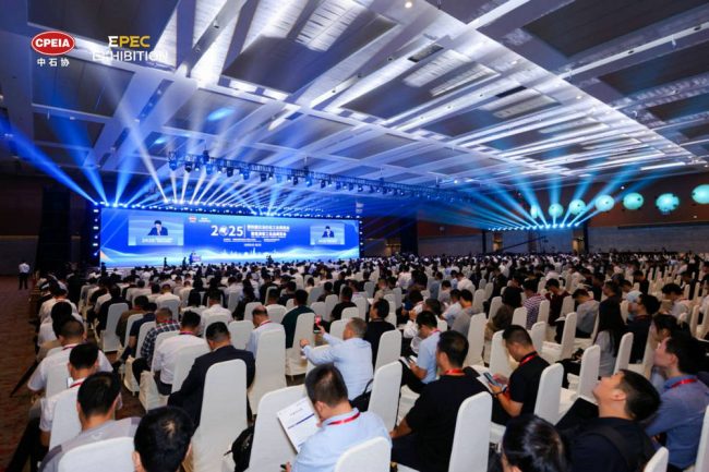 1758955586-c08960a28c1fedf